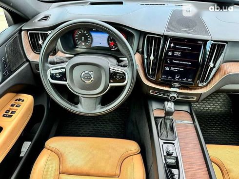 Volvo XC60 2019 - фото 21