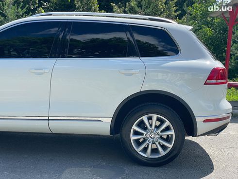 Volkswagen Touareg 2015 белый - фото 10