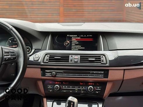 BMW 5 серия 2015 - фото 30