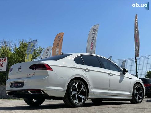 Volkswagen Passat 2021 - фото 16