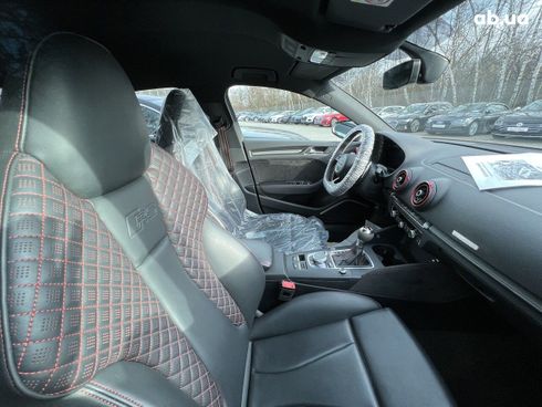 Audi RS 3 2021 - фото 12