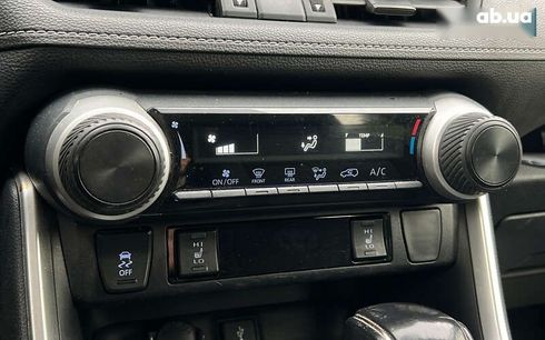 Toyota RAV4 2020 - фото 15