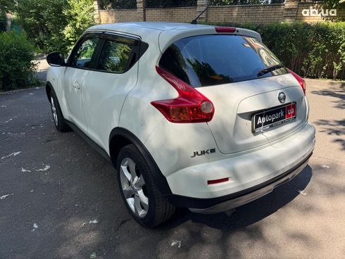 Nissan Juke 2011 белый - фото 8