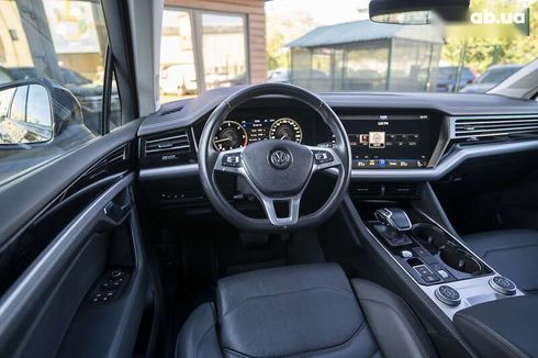 Volkswagen Touareg 2019 - фото 17