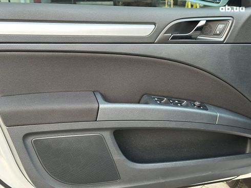 Skoda Superb 2012 белый - фото 16