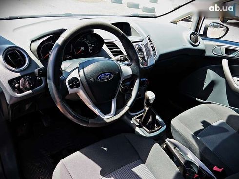 Ford Fiesta 2011 - фото 6