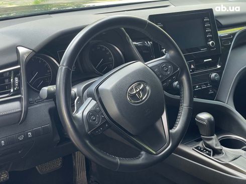 Toyota Camry 2021 синий - фото 15