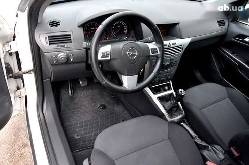 Opel Astra 2013 - фото 18