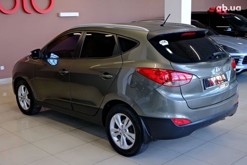 Hyundai ix35 2011 зеленый - фото 2