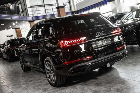 Audi Q7 2021 - фото 12