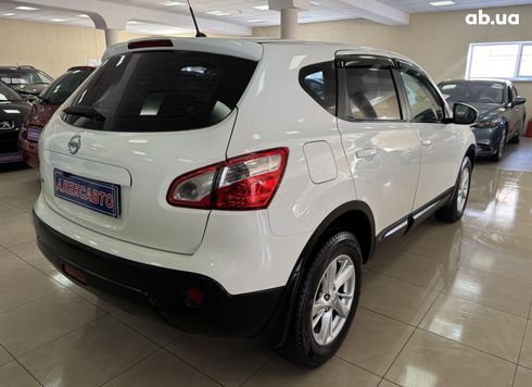 Nissan Qashqai 2013 белый - фото 3