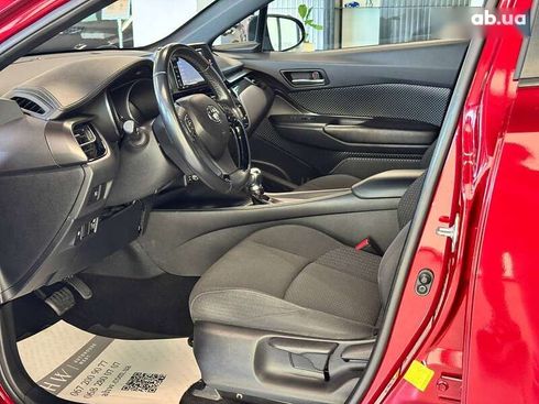 Toyota C-HR 2017 - фото 22