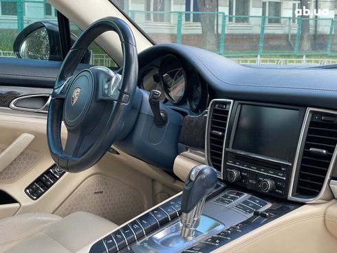 Porsche Panamera 2010 зеленый - фото 27