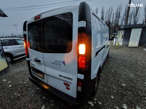 Opel Vivaro 2017 белый - фото 6