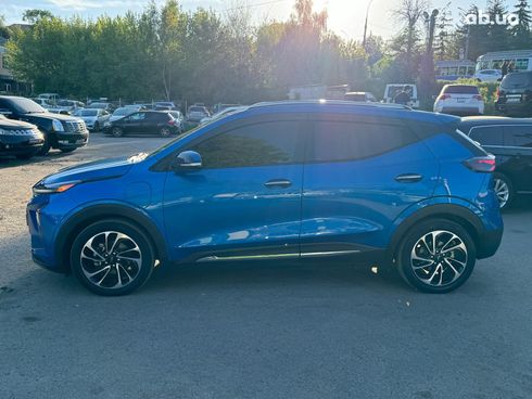 Chevrolet Bolt 2022 синий - фото 8