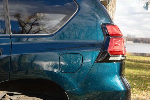 Toyota Land Cruiser Prado 2017 - фото 25