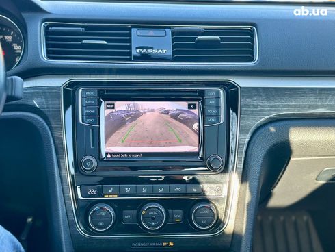 Volkswagen Passat 2018 белый - фото 14