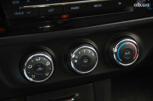 Toyota Corolla 2013 - фото 15