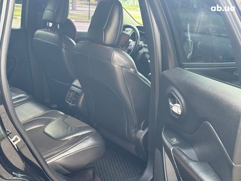 Jeep Cherokee 2016 черный - фото 16