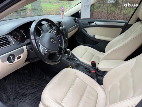 Volkswagen Jetta 2017 черный - фото 12