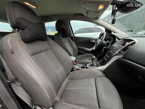 Opel Astra 2011 черный - фото 9