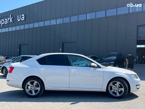 Skoda Octavia 2015 белый - фото 36