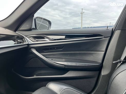 BMW 5 серия 2019 серый - фото 9