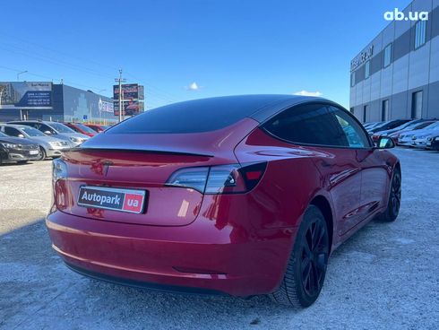 Tesla Model 3 2022 красный - фото 4