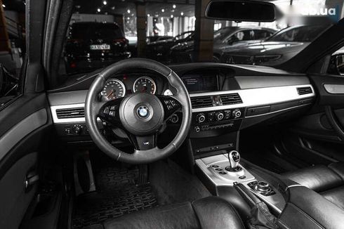 BMW M5 2006 - фото 28