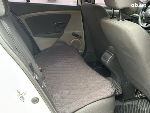 Renault Megane 2011 белый - фото 15