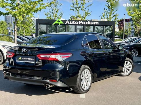 Toyota Camry 2017 - фото 17
