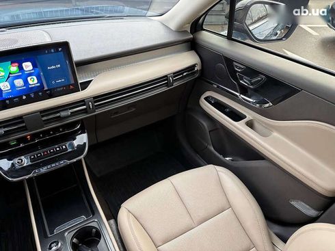 Lincoln Corsair 2023 - фото 16
