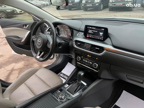 Mazda 6 2017 белый - фото 42