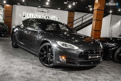 Tesla Model S 2015 - фото 18