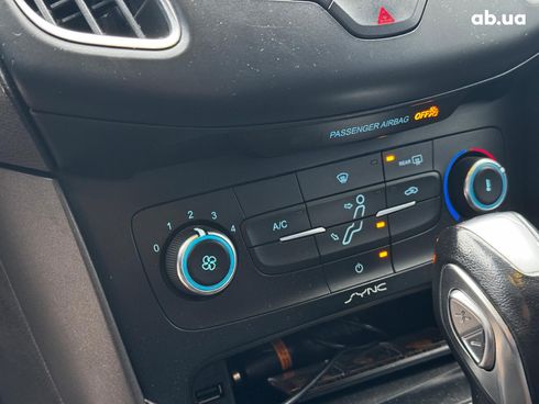 Ford Focus 2015 красный - фото 28