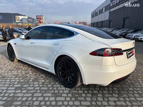 Tesla Model S 2019 белый - фото 9