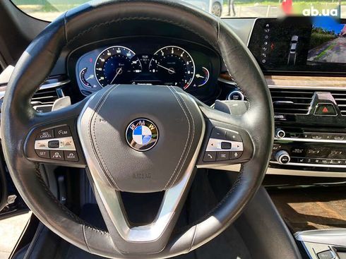 BMW 5 серия 2017 - фото 25