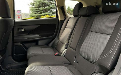 Mitsubishi Outlander 2019 - фото 19