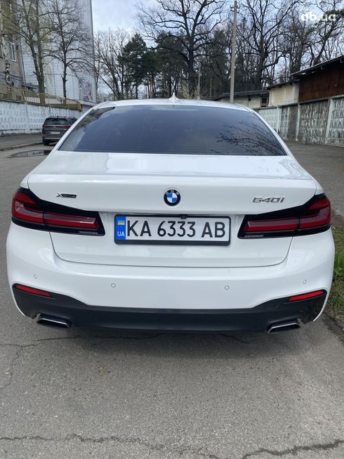 BMW 5 серия 2017 белый - фото 3
