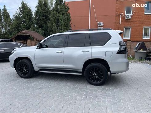 Toyota Land Cruiser Prado 2021 - фото 17