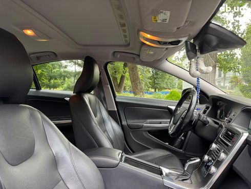 Volvo S60 2014 синий - фото 21