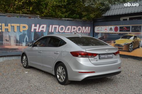 Hyundai Elantra 2016 серый - фото 4