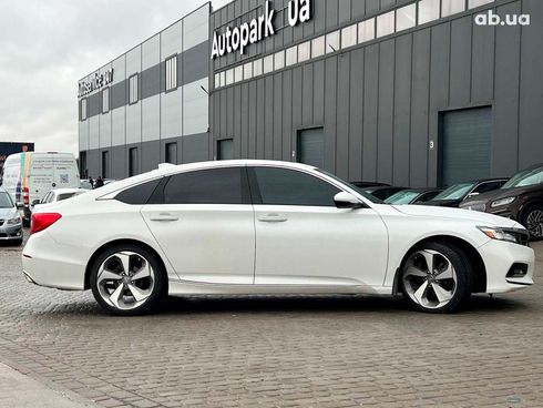 Honda Accord 2018 белый - фото 10