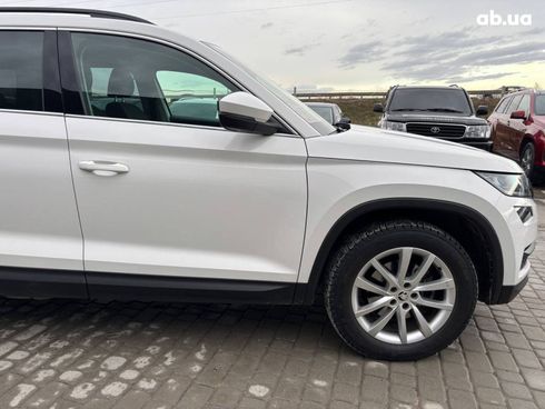 Skoda Kodiaq 2018 белый - фото 12