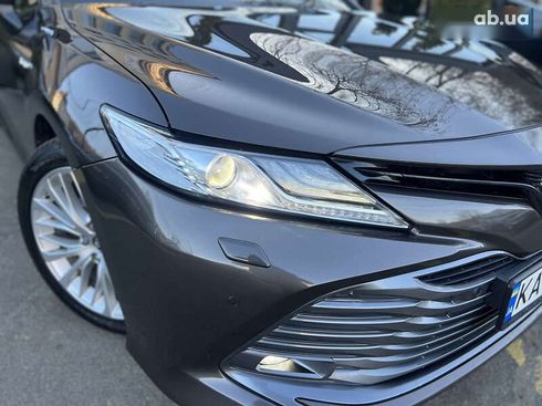 Toyota Camry 2019 - фото 4