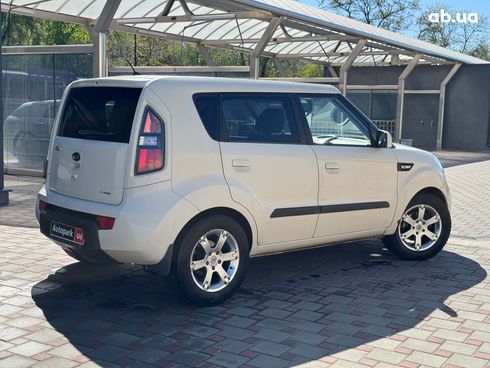 Kia Soul 2010 бежевый - фото 4