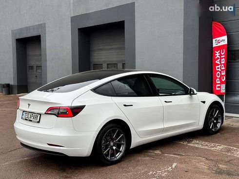 Tesla Model 3 2021 - фото 10