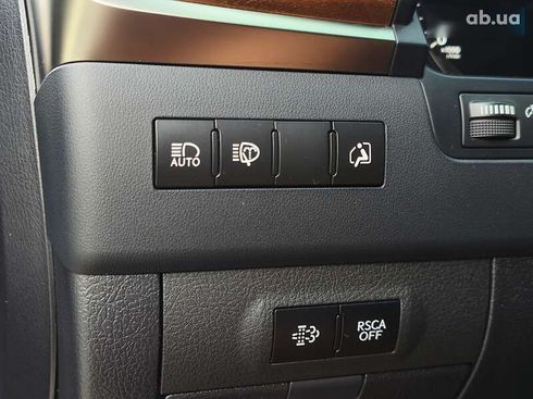 Lexus LX 2017 - фото 23