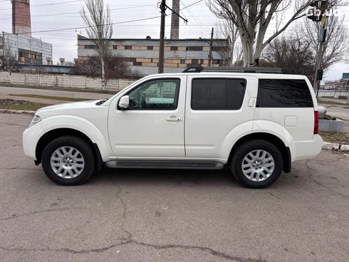 Nissan Pathfinder 2011 белый - фото 2