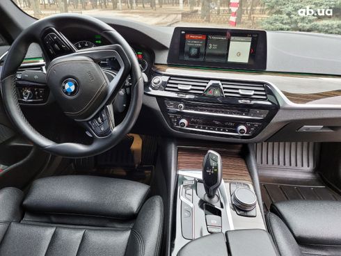 BMW 5 серия 2018 белый - фото 13